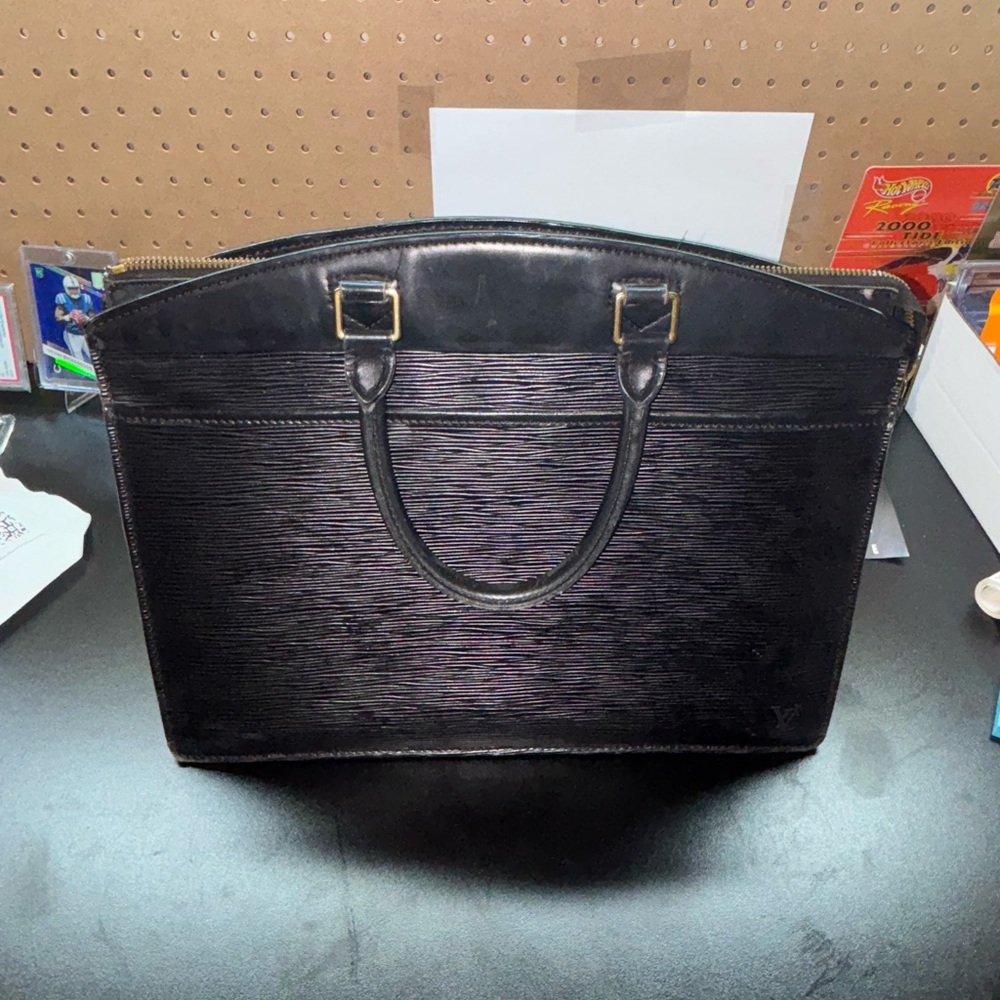 Luis Vuitton Epi Riviera